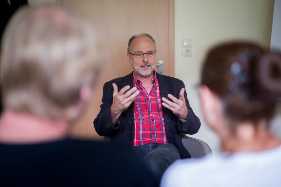 Matthias Haneberg bei der Familienberatung